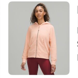Lululemon Loungeful Zip Hoodie
Peach Satin
Size 6